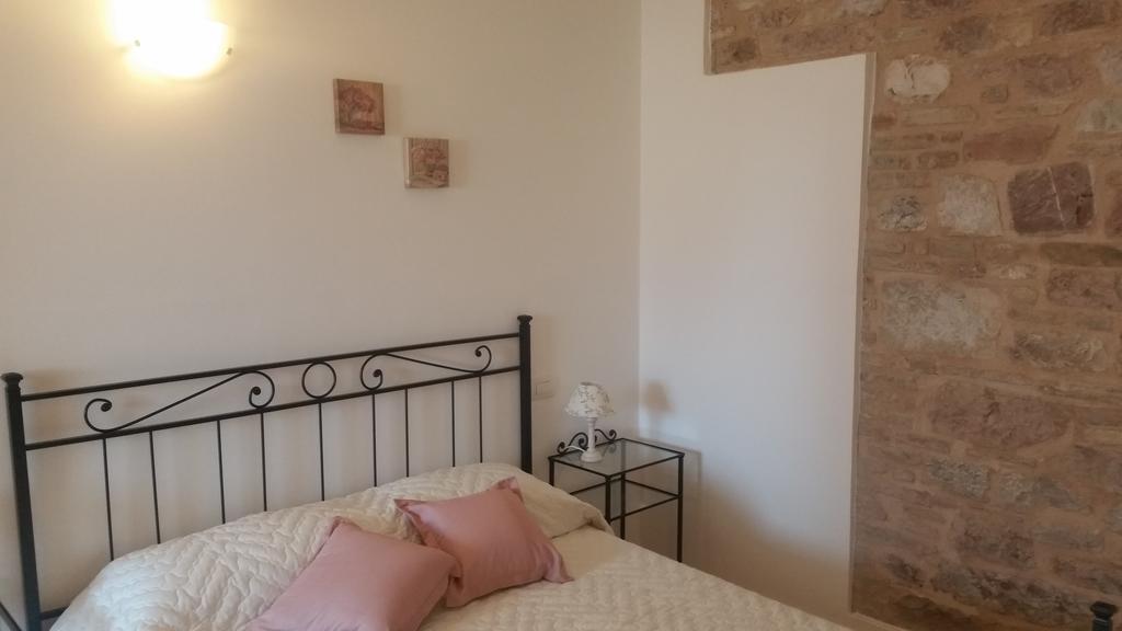 B&B Le Rose Spello Phòng bức ảnh
